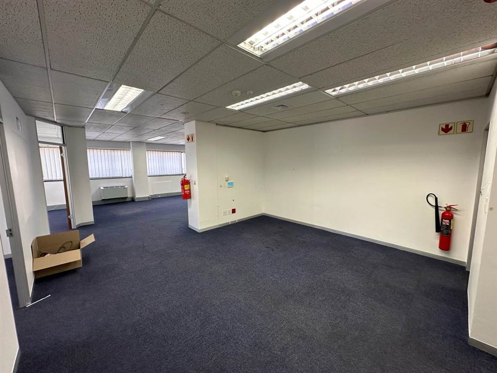 324  m² Commercial space in Pinelands photo number 4
