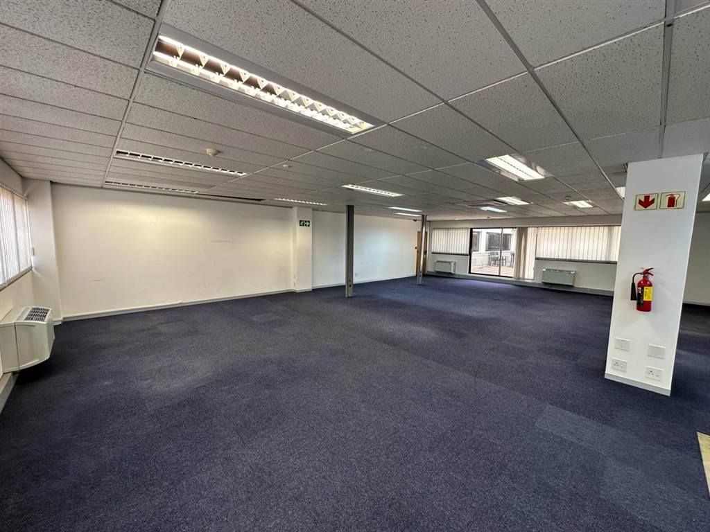 324  m² Commercial space in Pinelands photo number 3