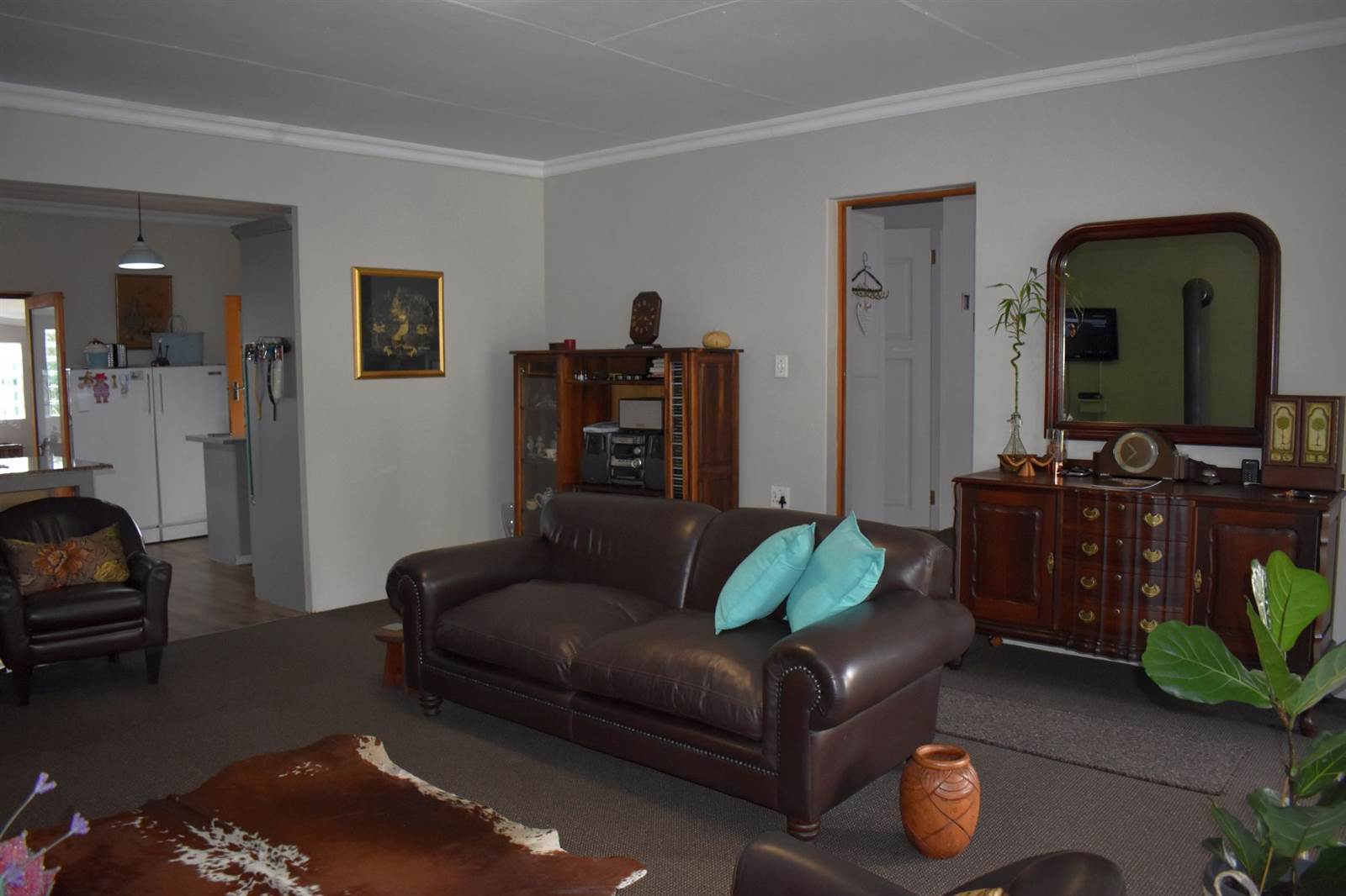 2 Bed House in Dullstroom photo number 3