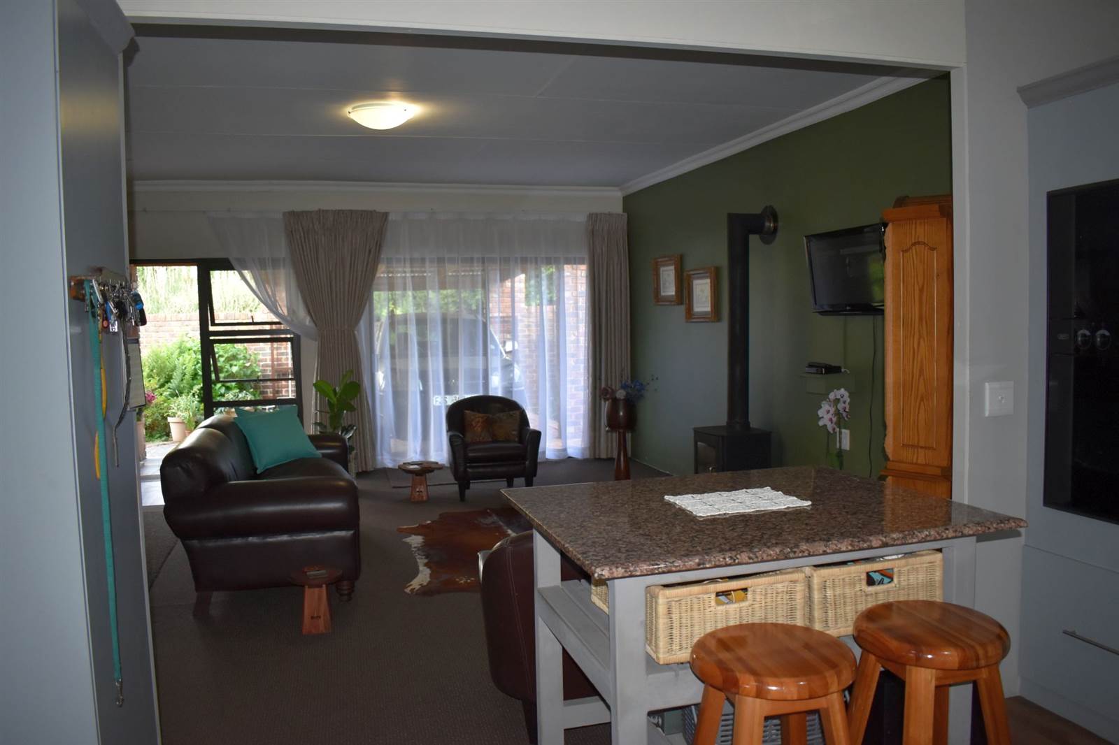 2 Bed House in Dullstroom photo number 9