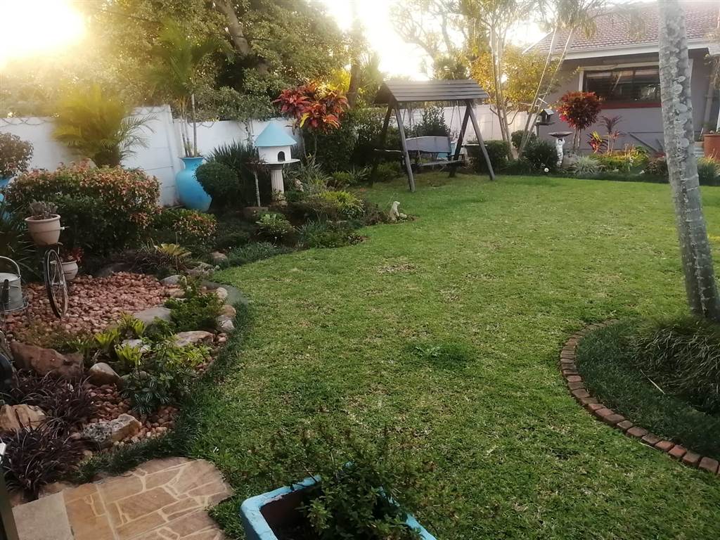 1 Bed Garden Cottage in Carrington Heights photo number 15