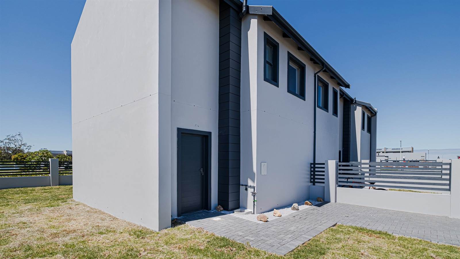 2 Bed Duplex in Parsons Vlei photo number 15