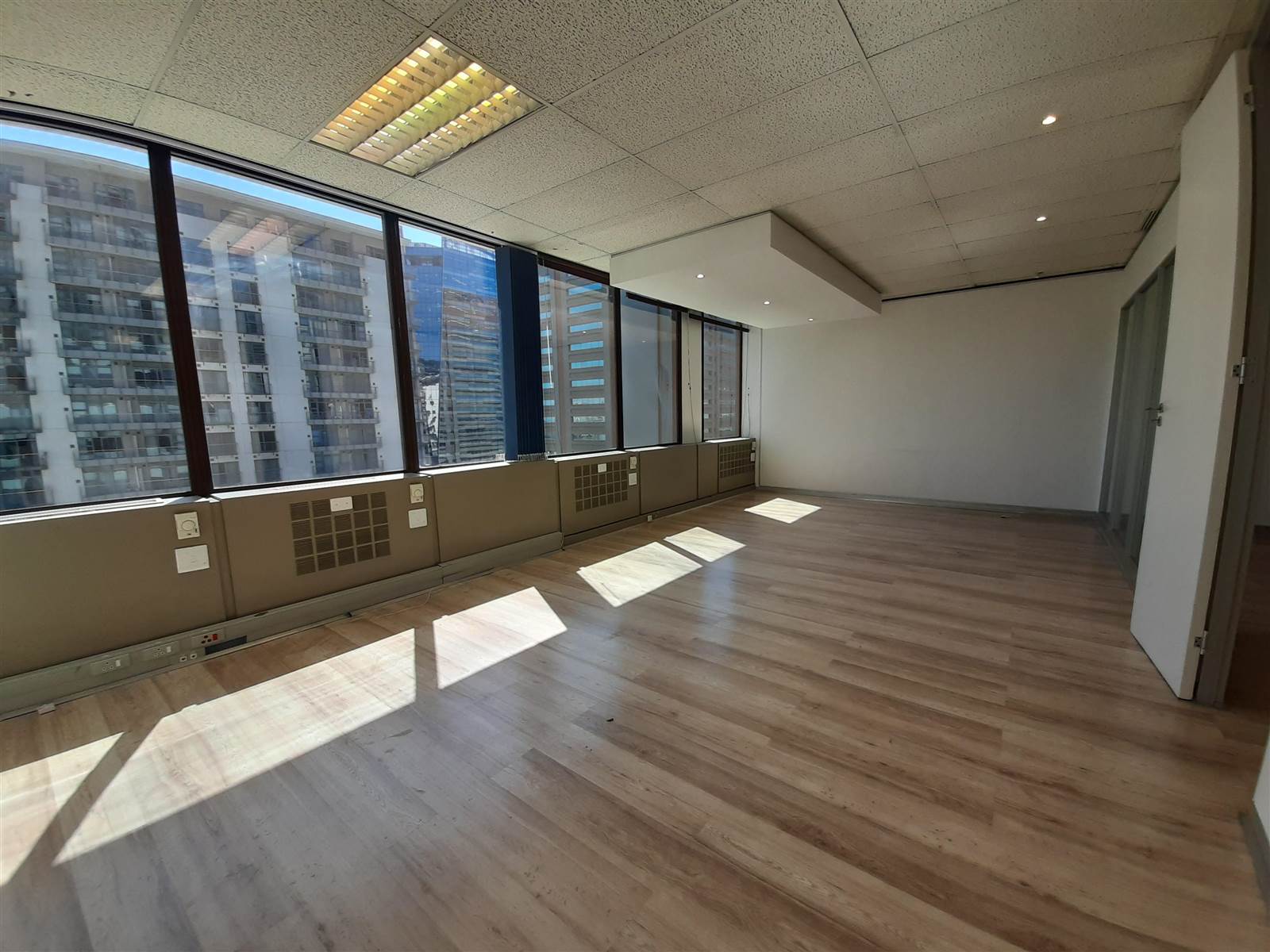 435  m² Commercial space in Cape Town City Centre photo number 10