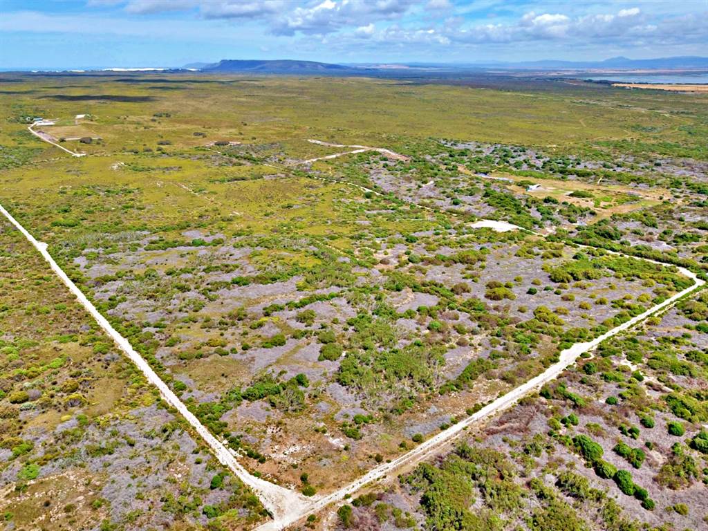1.1 ha Land available in Struisbaai photo number 11