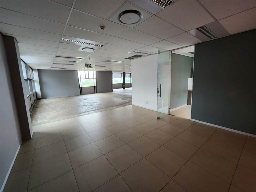 770  m² Commercial space in Ashlea Gardens photo number 9