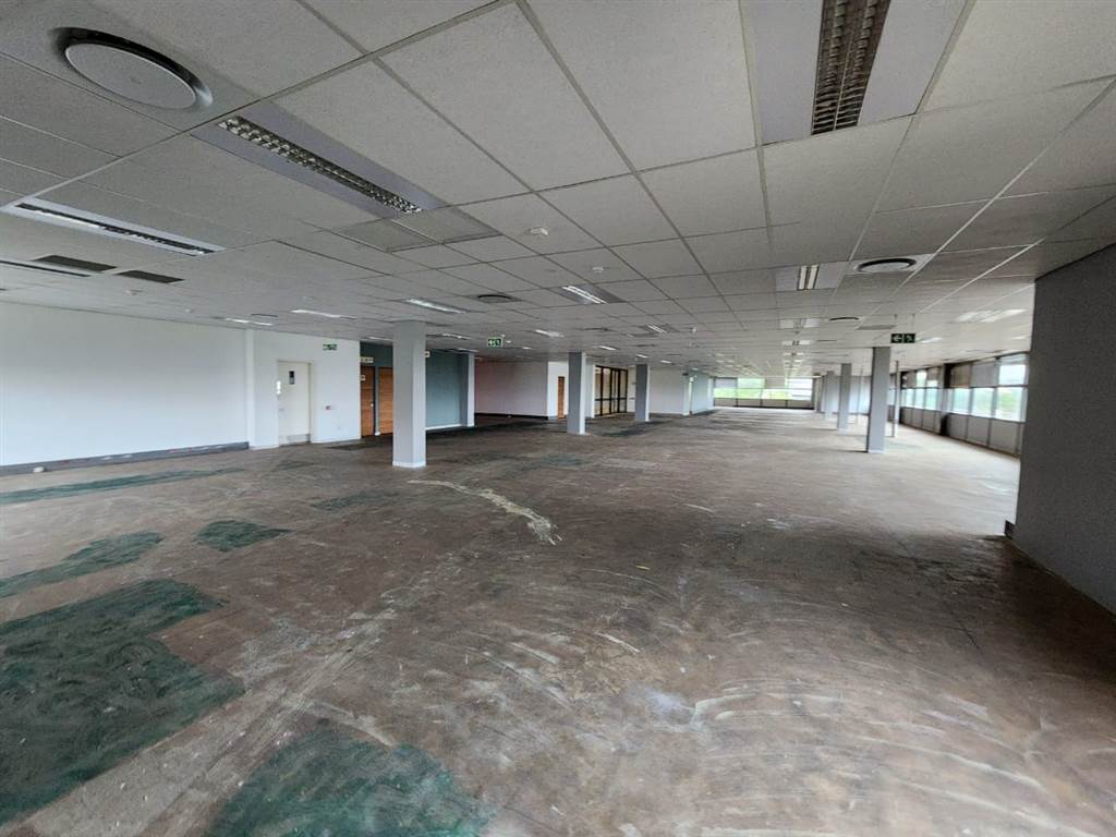 770  m² Commercial space in Ashlea Gardens photo number 8