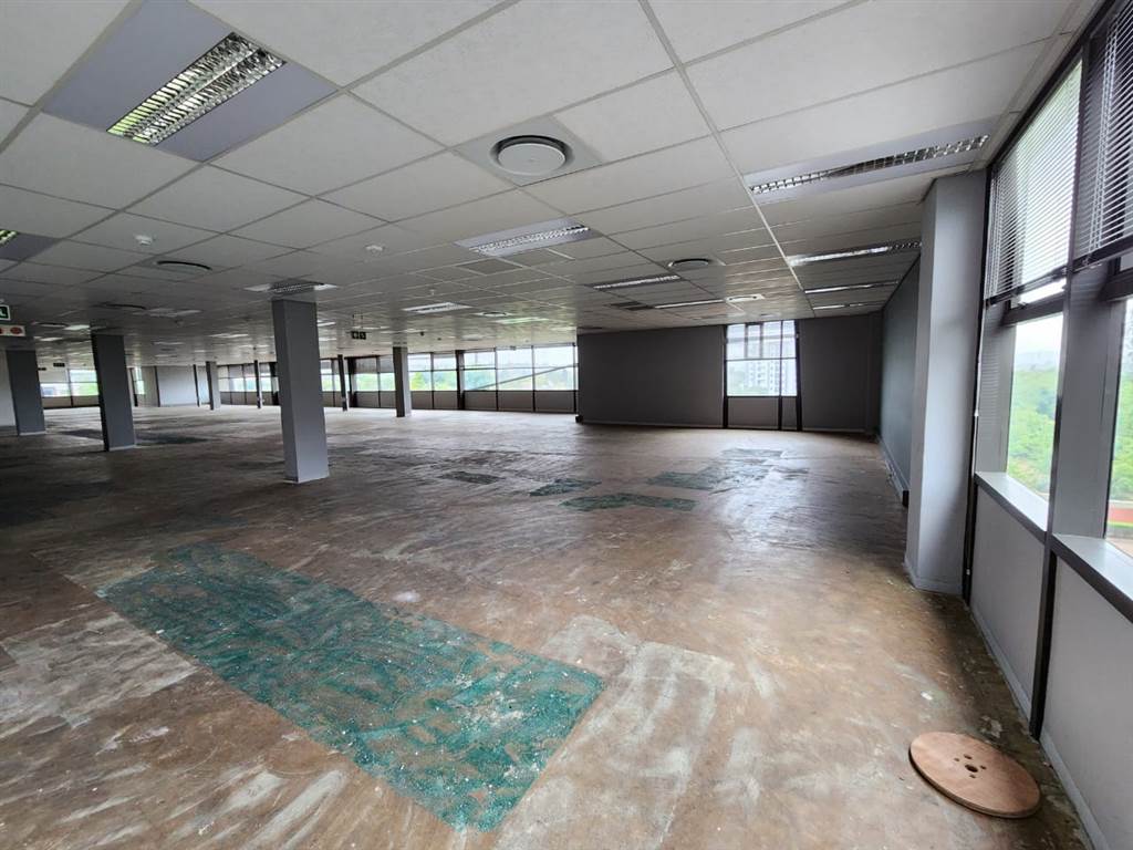770  m² Commercial space in Ashlea Gardens photo number 10