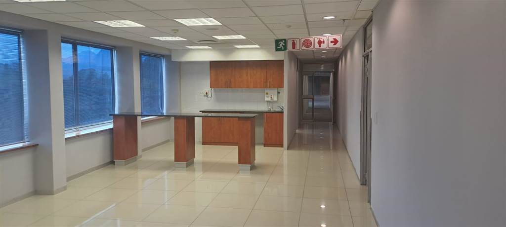 470  m² Commercial space in Paarl photo number 6