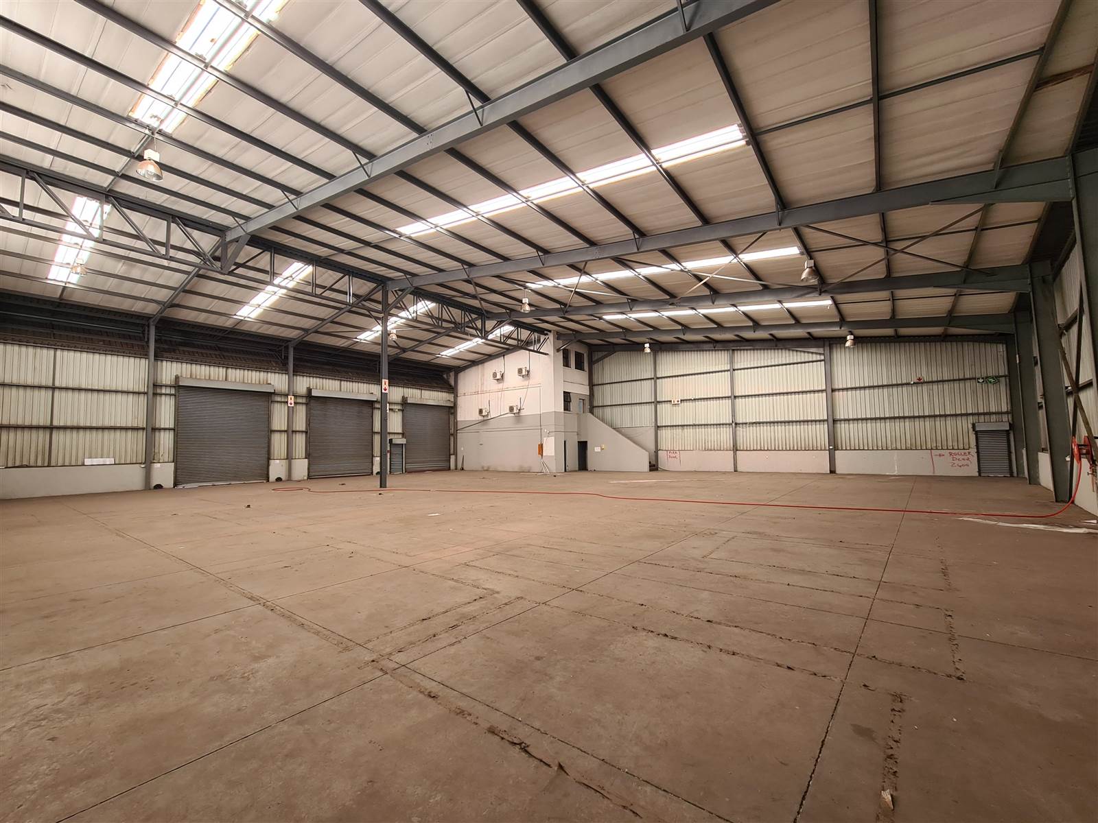 2400  m² Industrial space in Isando photo number 3