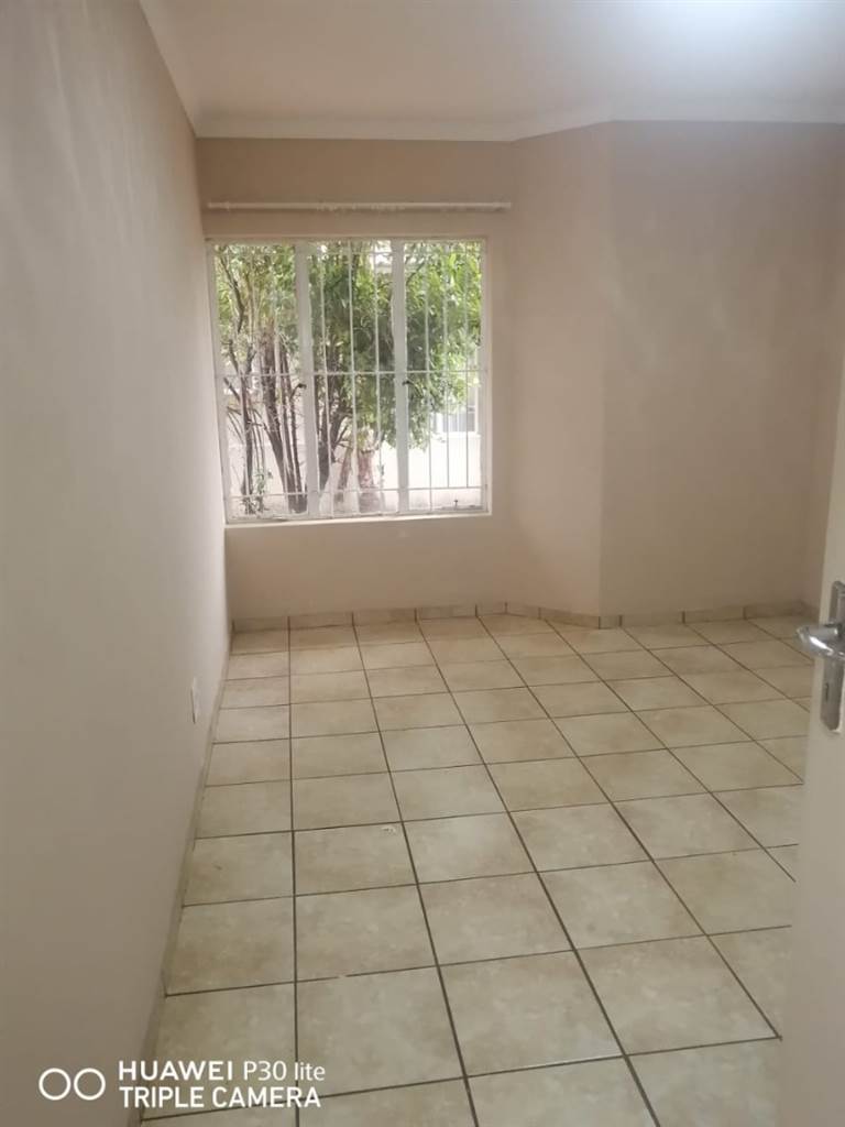 2 Bed Apartment in Bronkhorstspruit photo number 22