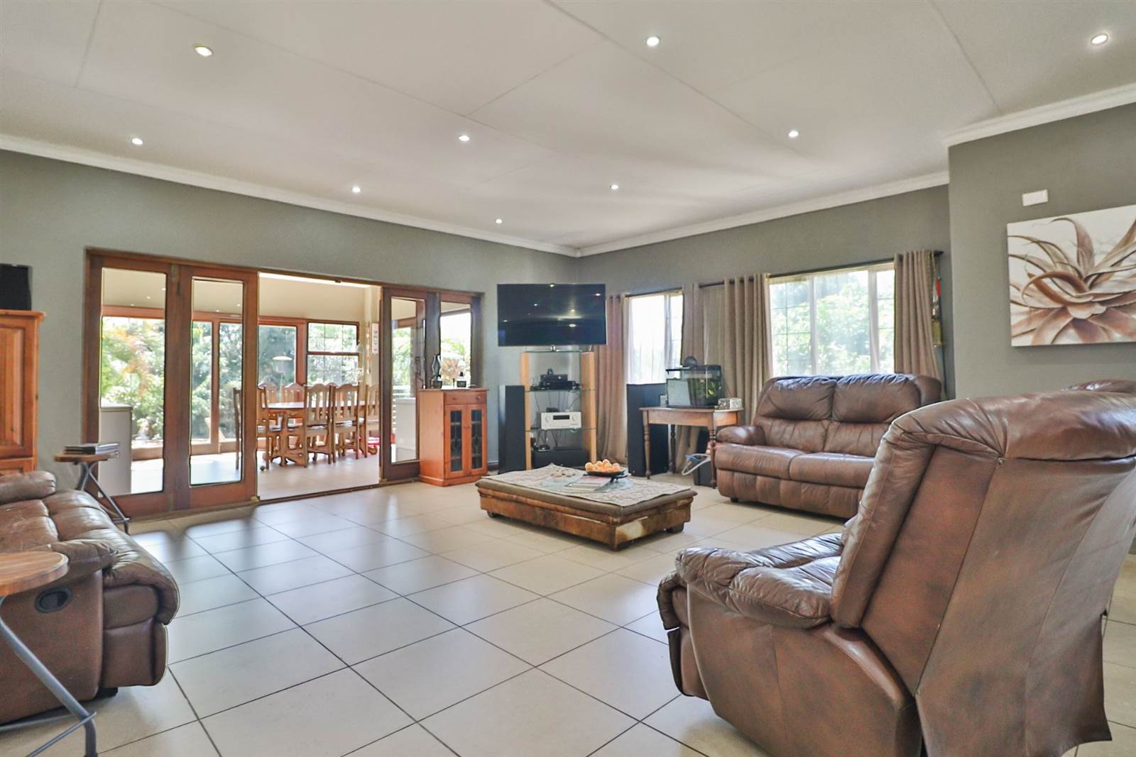 4 Bed House in Nelspruit photo number 13