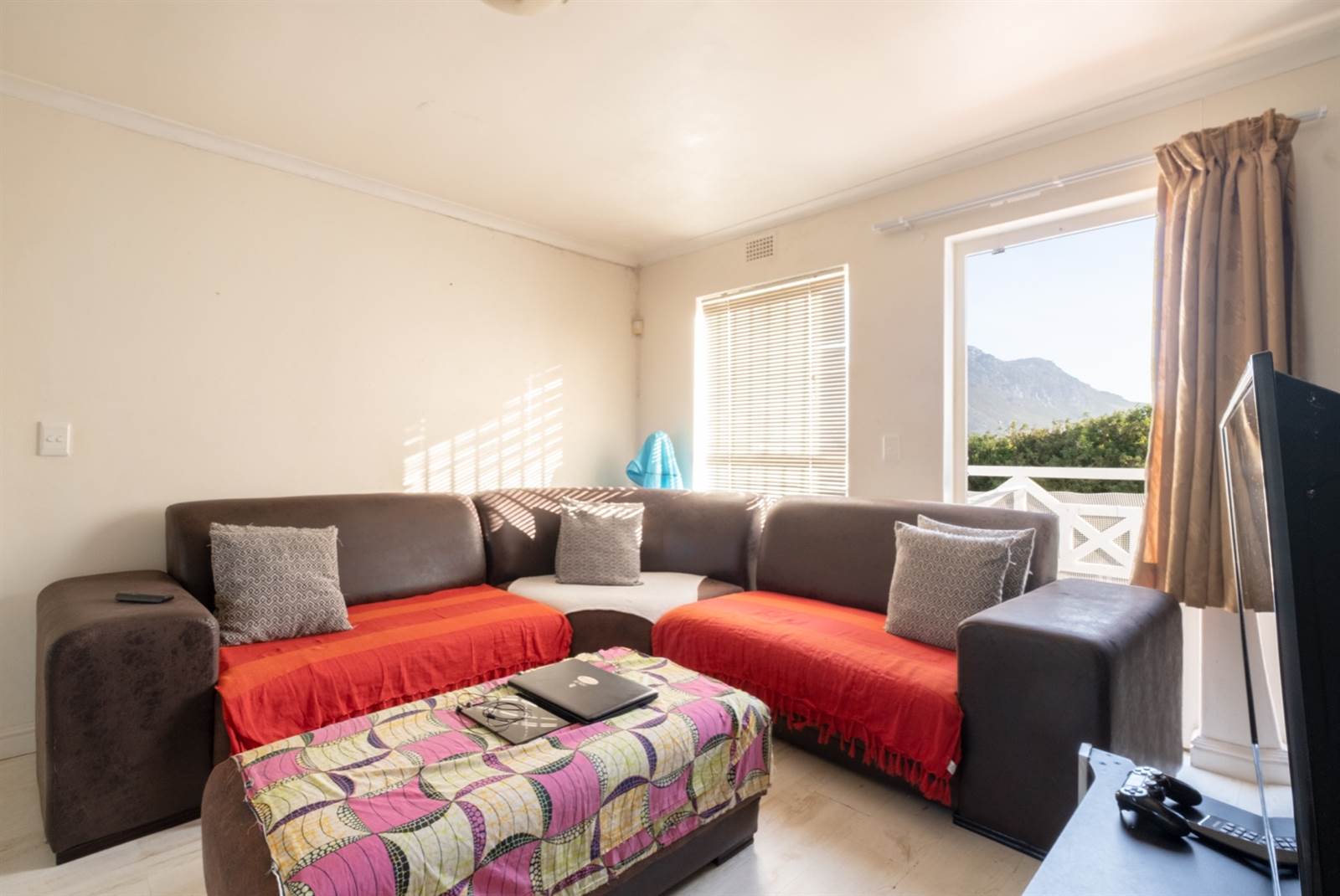2 Bed Apartment in Marina Da Gama photo number 4