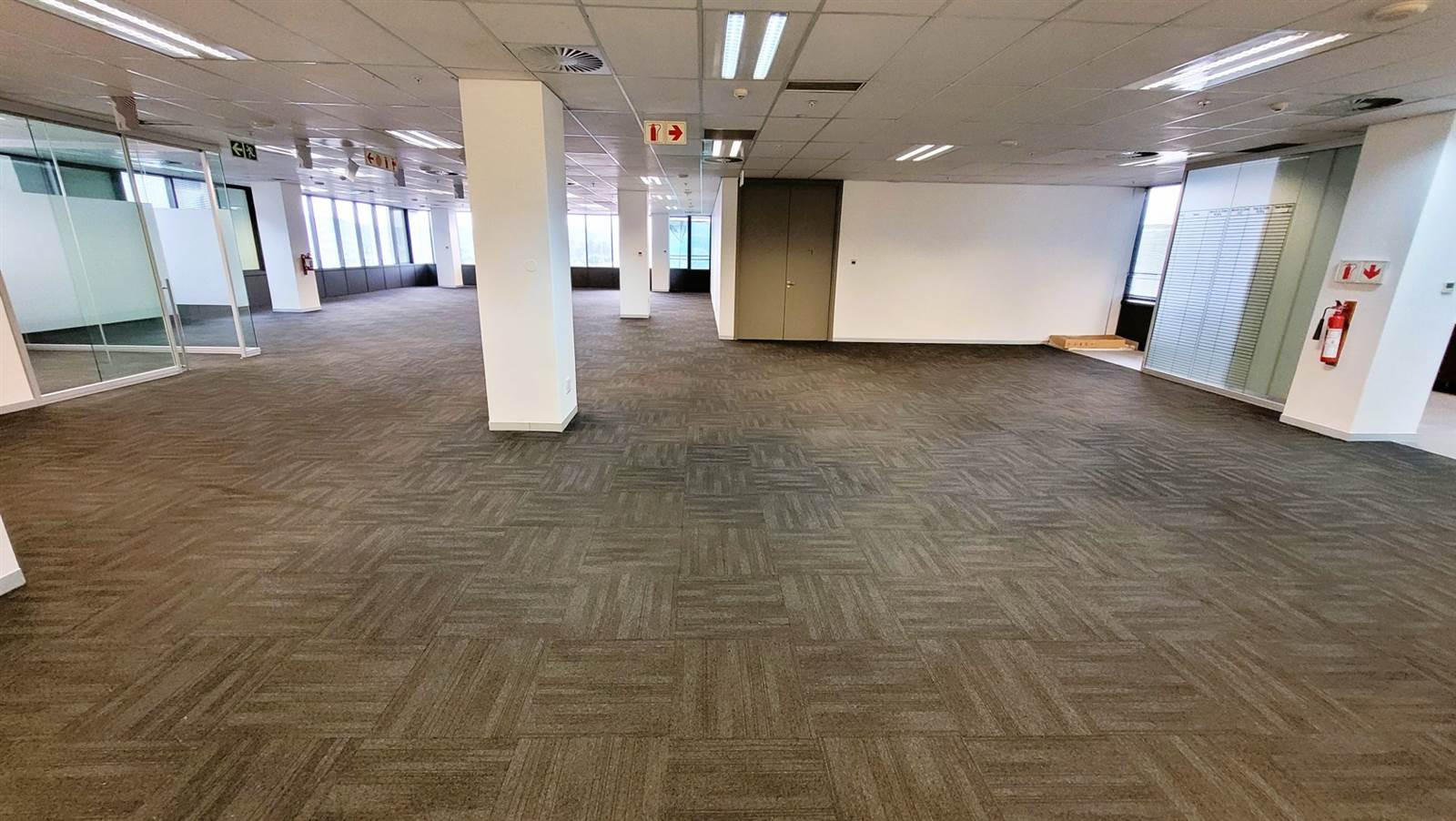 2577  m² Office Space in Menlyn photo number 12