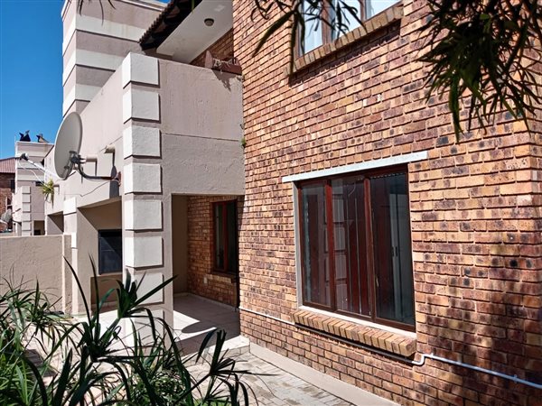 2 Bedroom Townhouse 2 Bedroom Townhouse