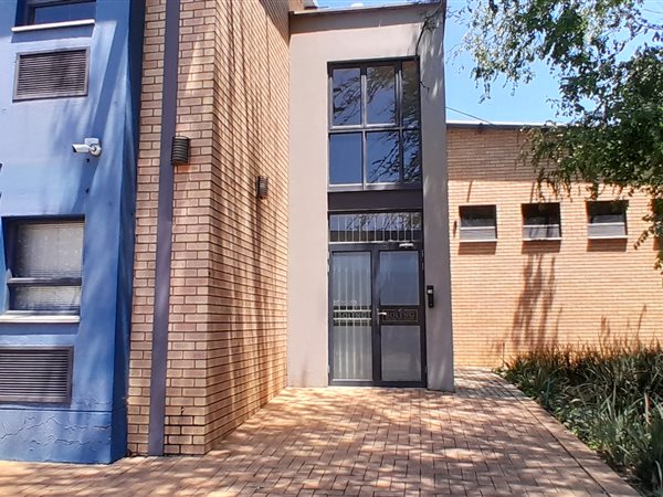 262  m² Commercial space in Waterval East