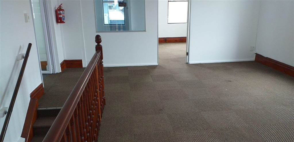 150  m² Office Space in Sydenham photo number 1