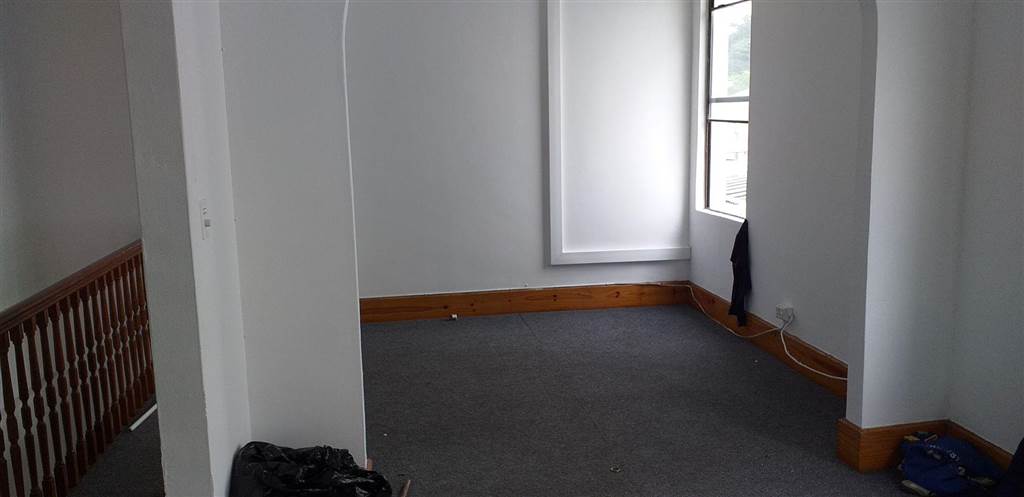 150  m² Office Space in Sydenham photo number 3