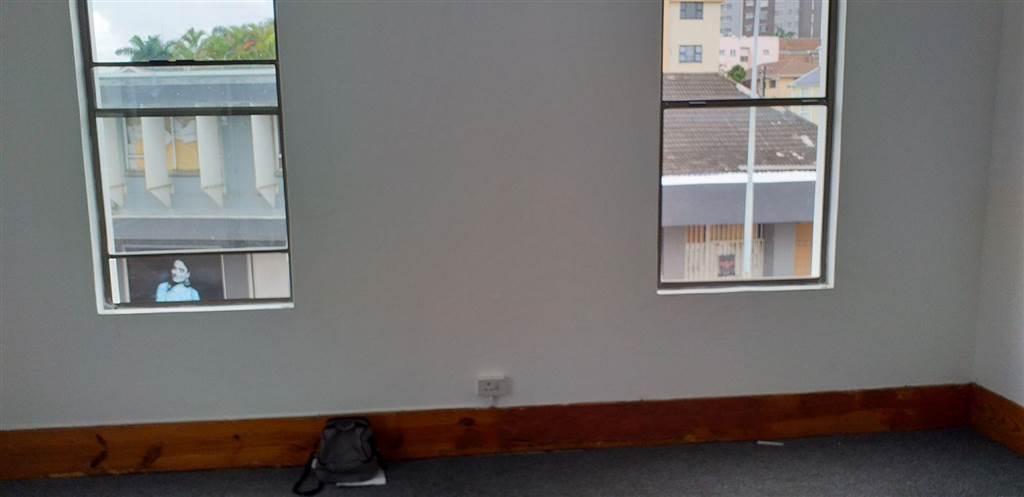 150  m² Office Space in Sydenham photo number 2