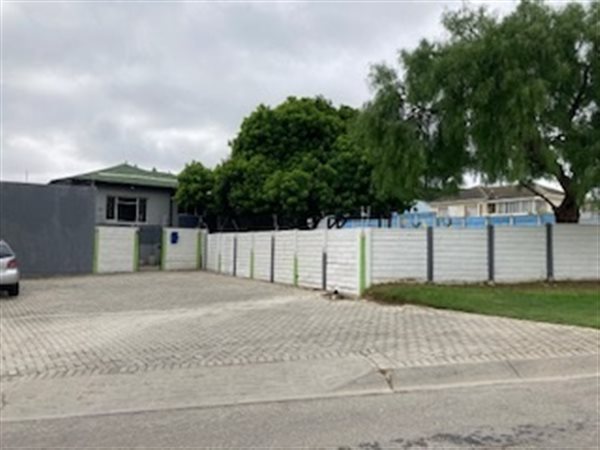 273  m² Commercial space in Newton Park