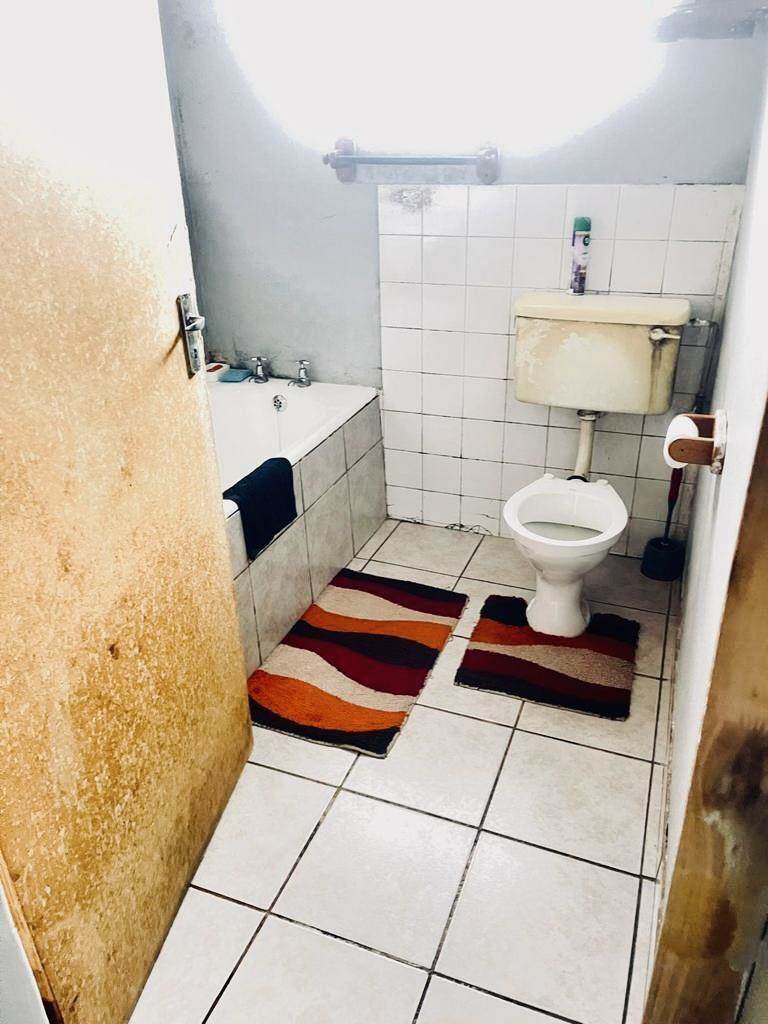 2 Bed Apartment in Vryheid photo number 7