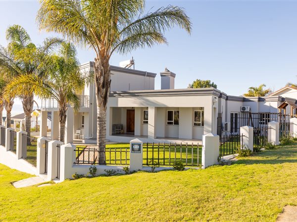 3 Bedroom House 3 Bedroom House