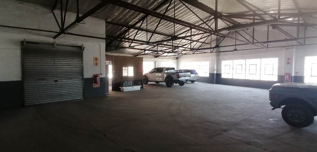 375  m² Industrial space in New Germany photo number 2