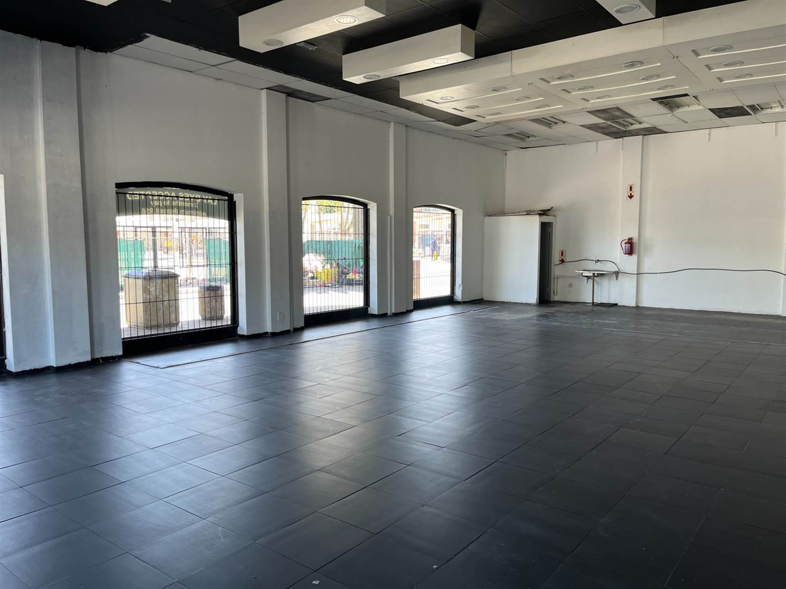 108  m² Commercial space in Somerset West Central photo number 8
