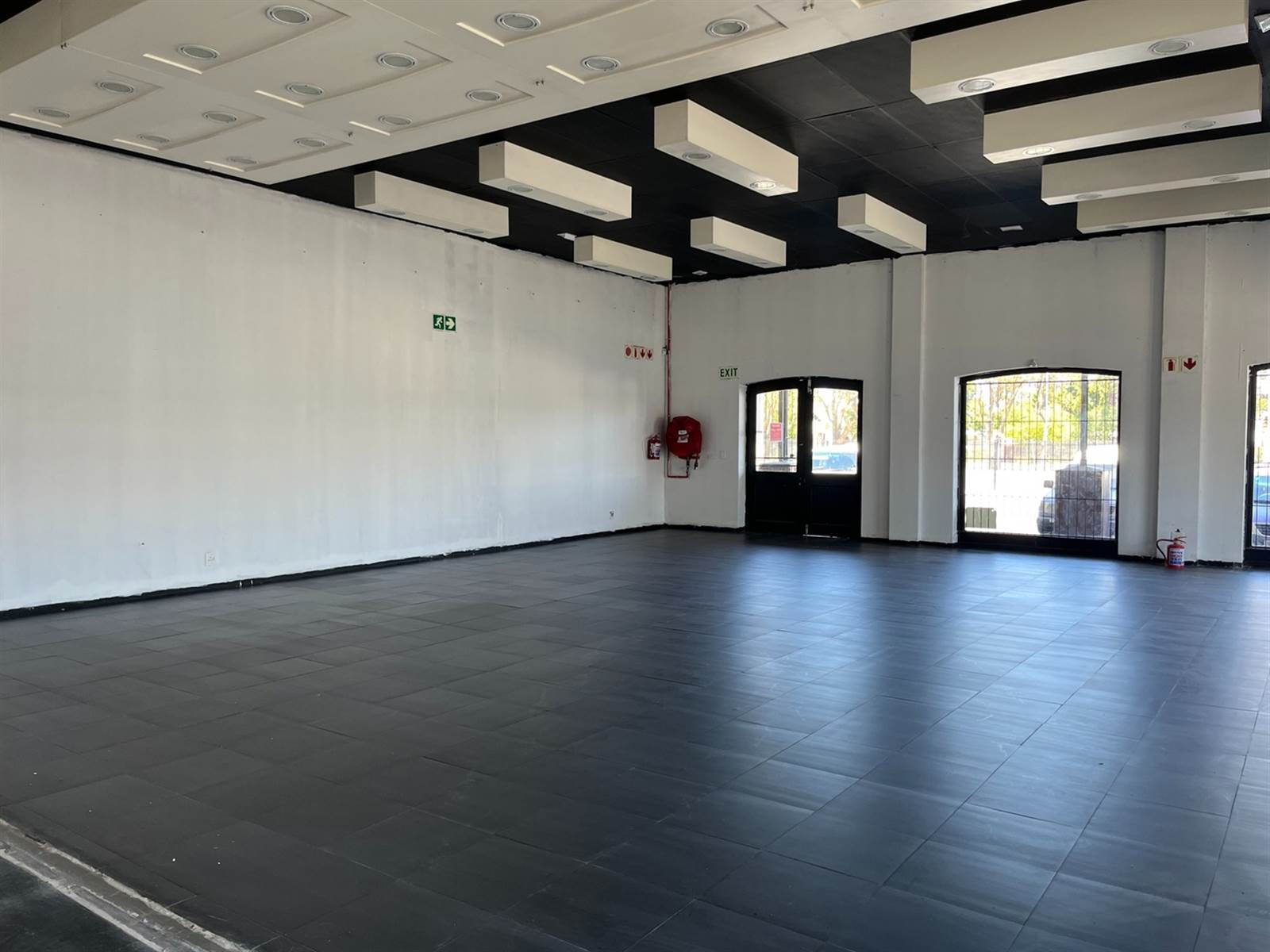 108  m² Commercial space in Somerset West Central photo number 19