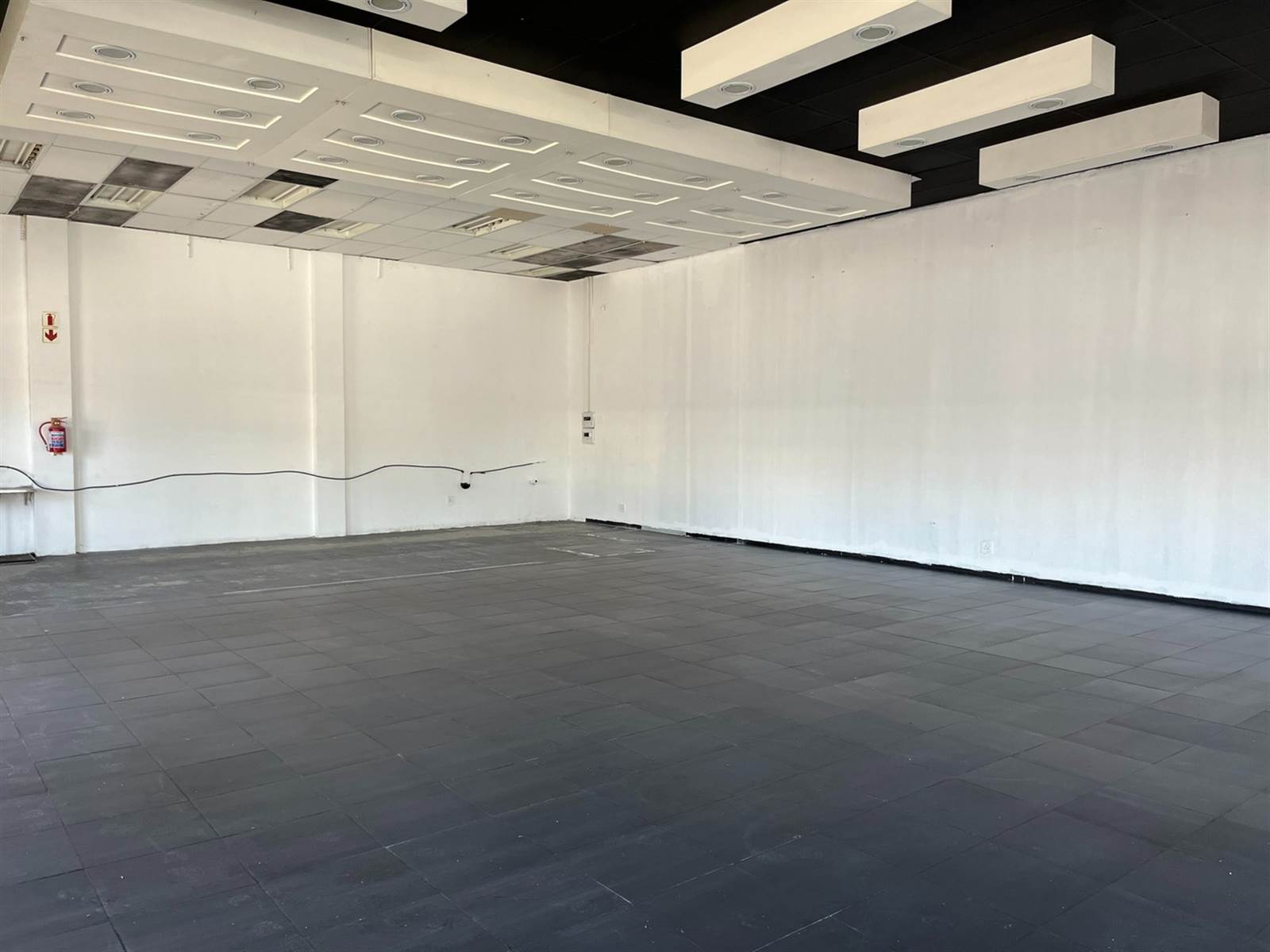 108  m² Commercial space in Somerset West Central photo number 14