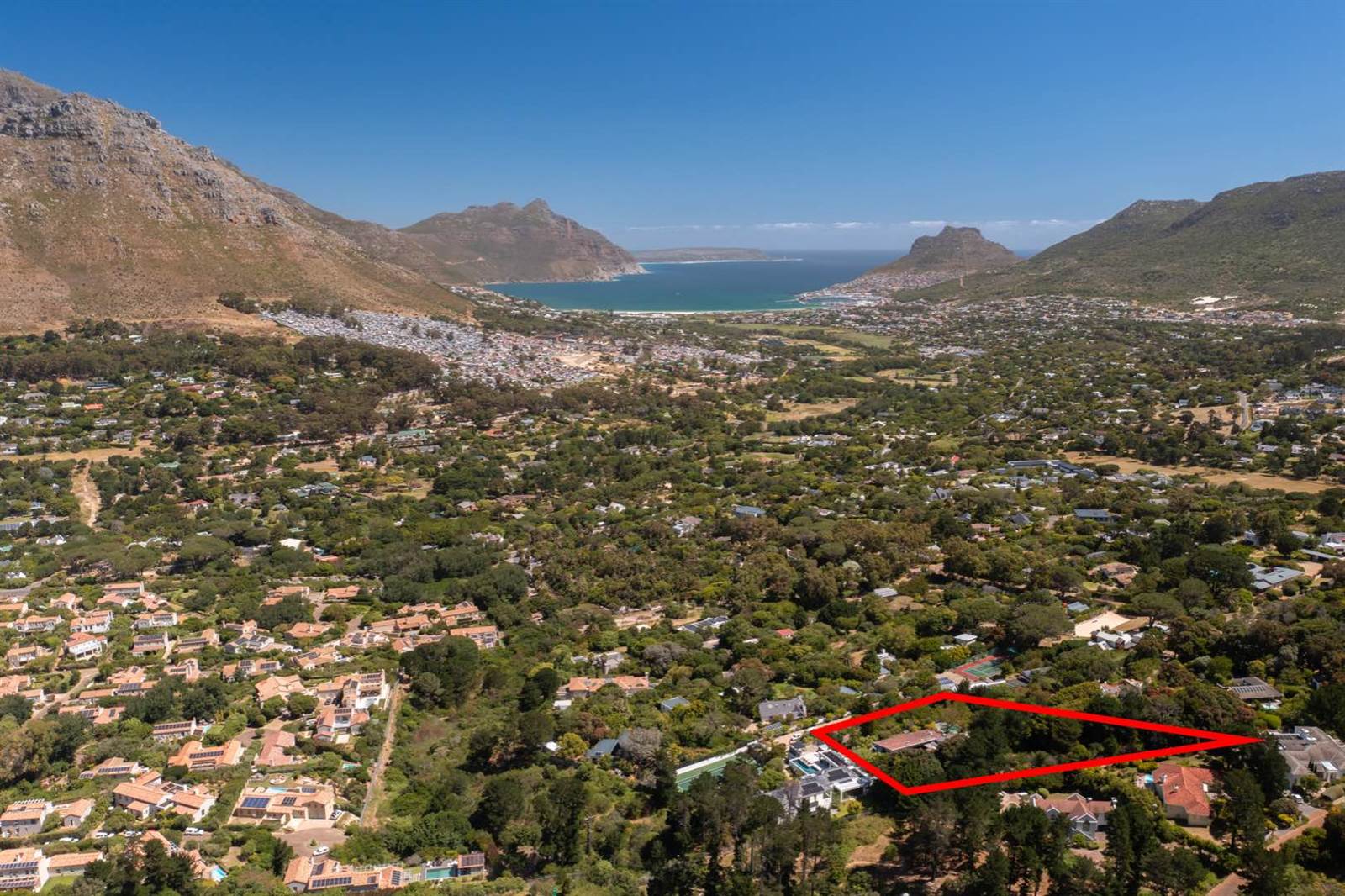 4 Bed House in Hout Bay and surrounds photo number 4