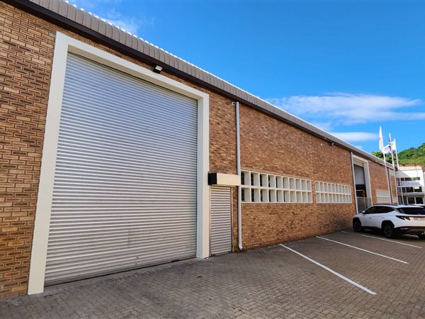 679  m² Industrial space