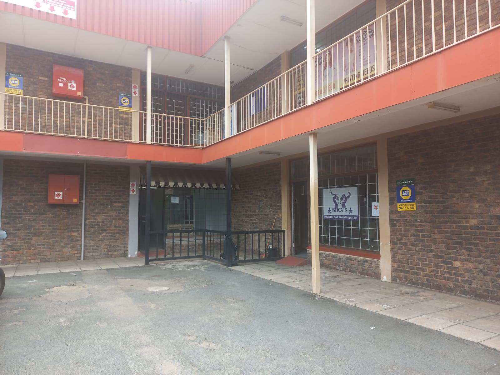 185  m² Commercial space in Nelspruit Central photo number 2