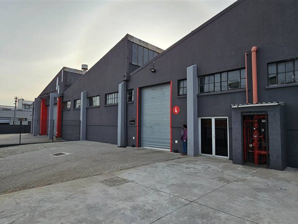 440  m² Industrial space