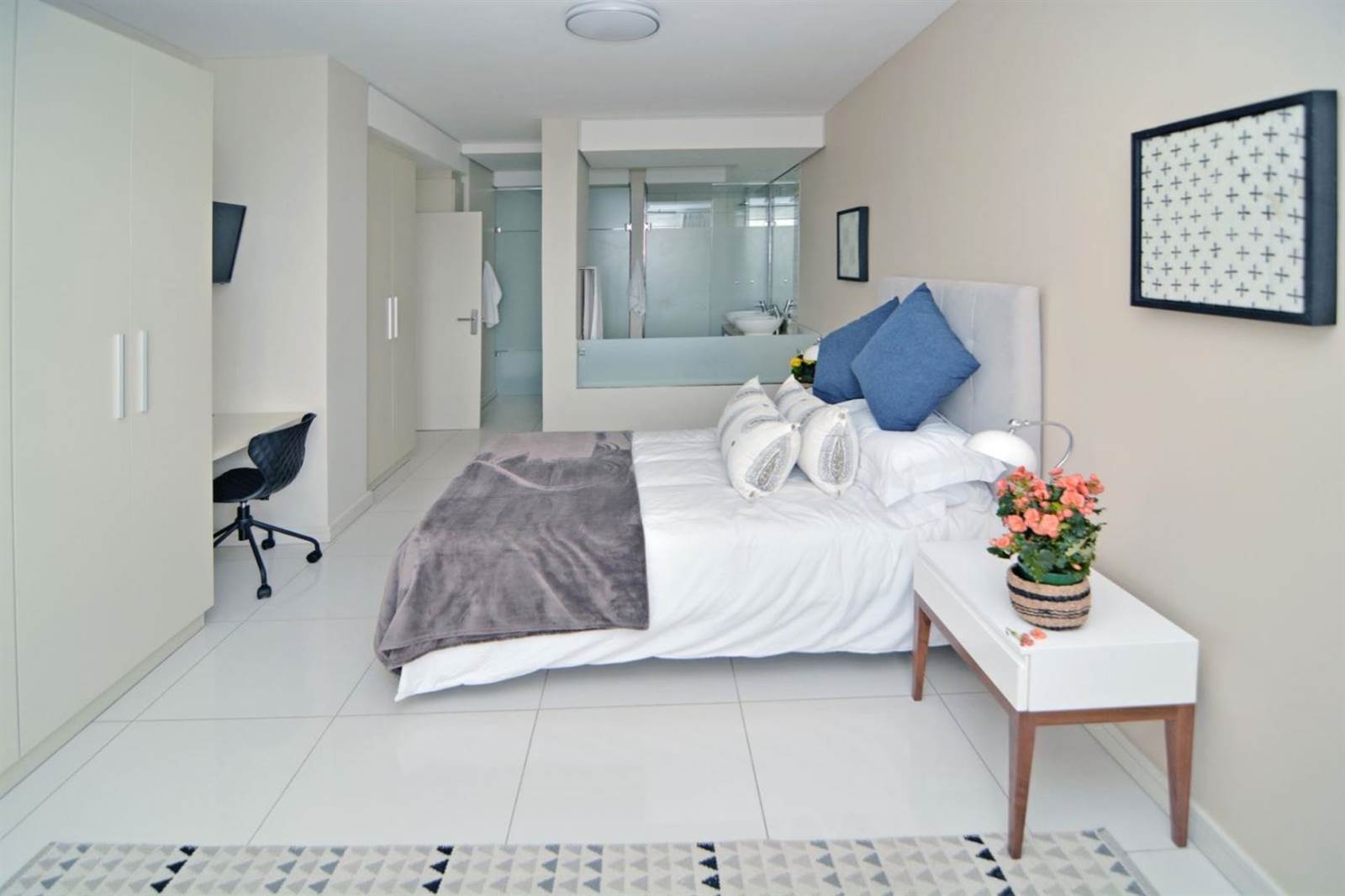 3 Bed Apartment in Rosebank photo number 12