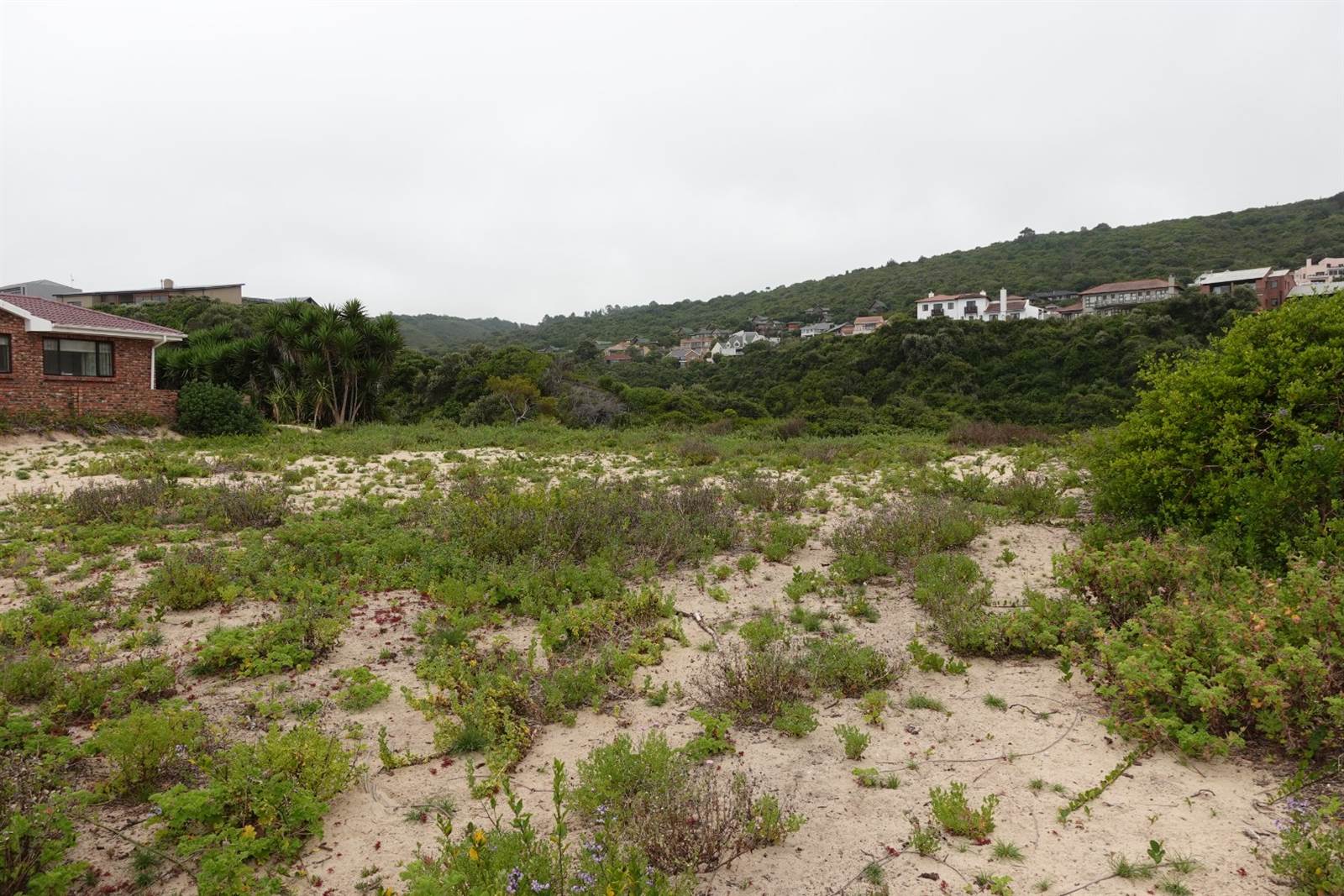 1065 m² Land available in Outeniqua Strand photo number 6