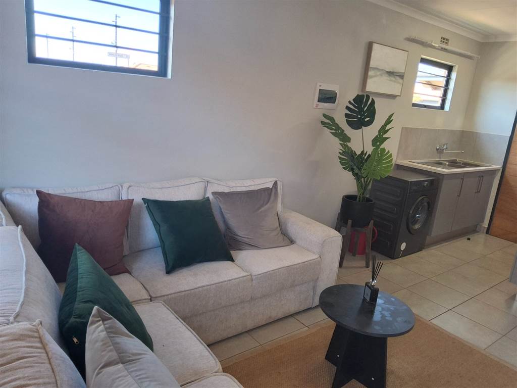 2 Bedroom House 2 Bedroom House