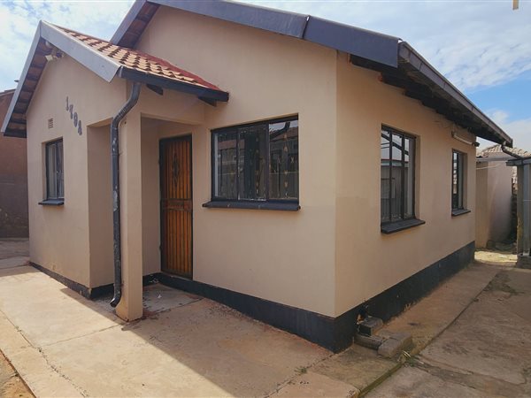 5 Bedroom House 5 Bedroom House