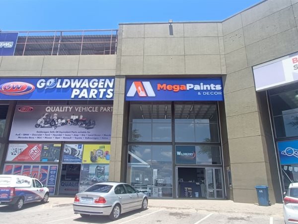 323  m² Commercial space in Silver Lakes