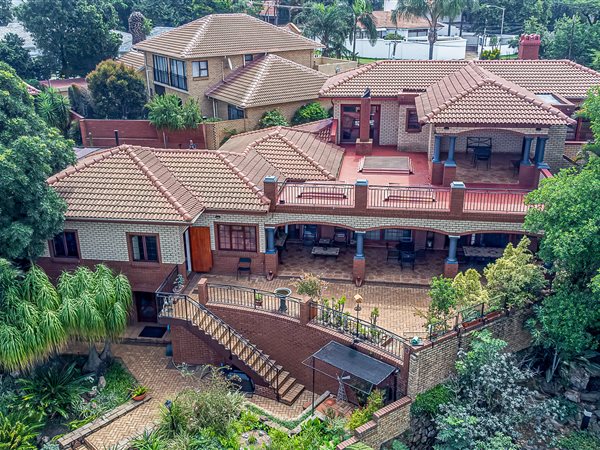 5 Bedroom House 5 Bedroom House