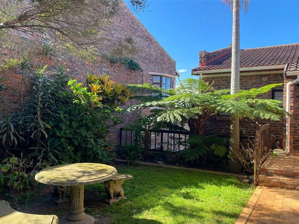 4 Bedroom Townhouse 4 Bedroom Townhouse