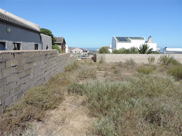 833 m² Land