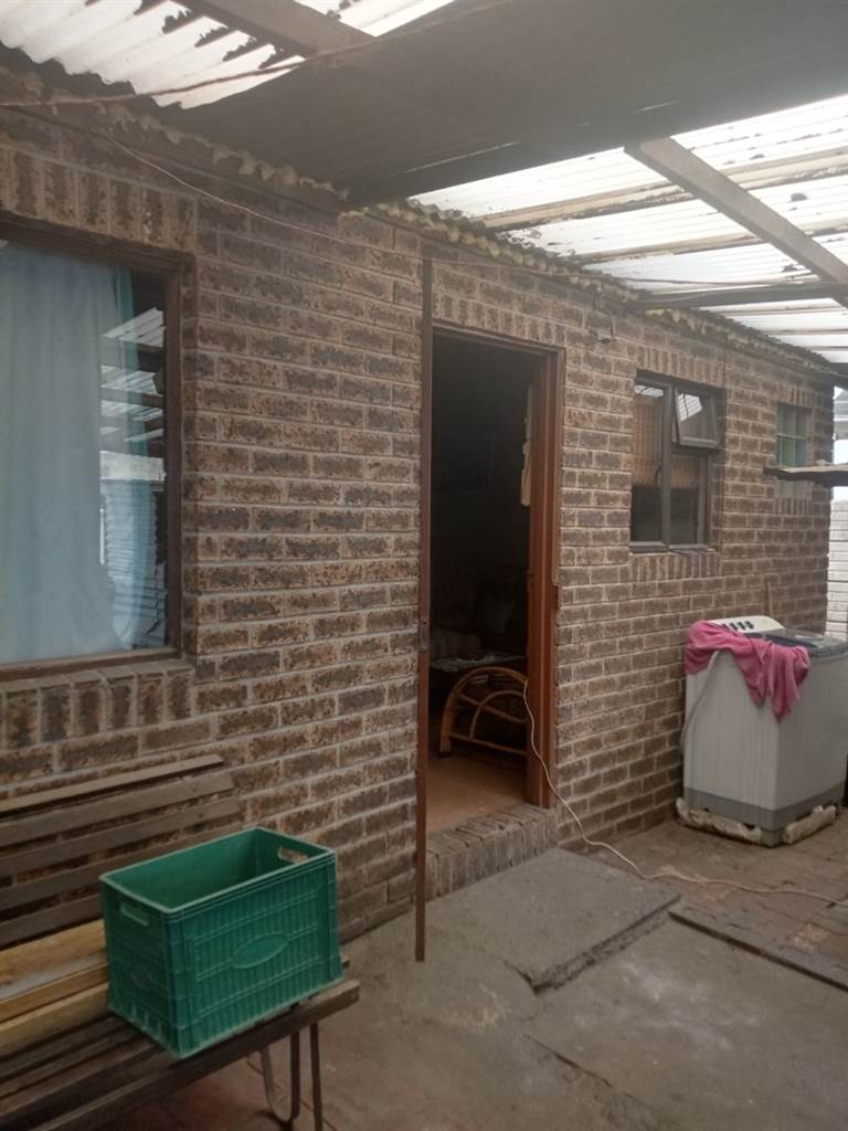 2 Bed House in Kalkfontein photo number 5
