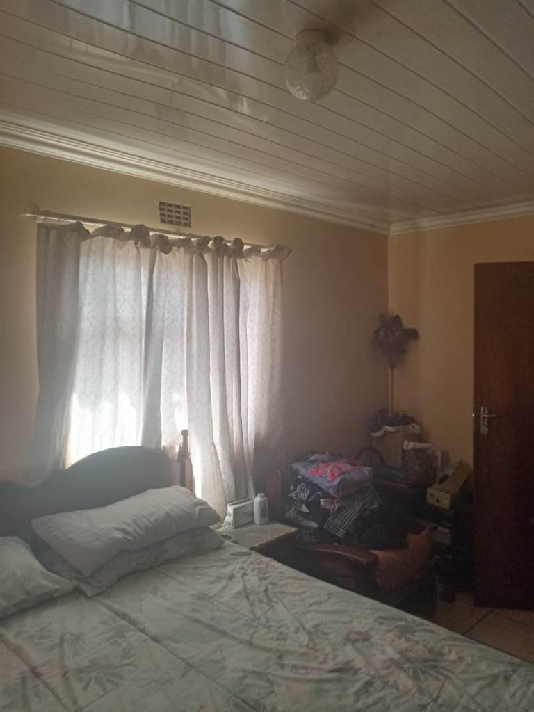 2 Bed House in Kalkfontein photo number 19