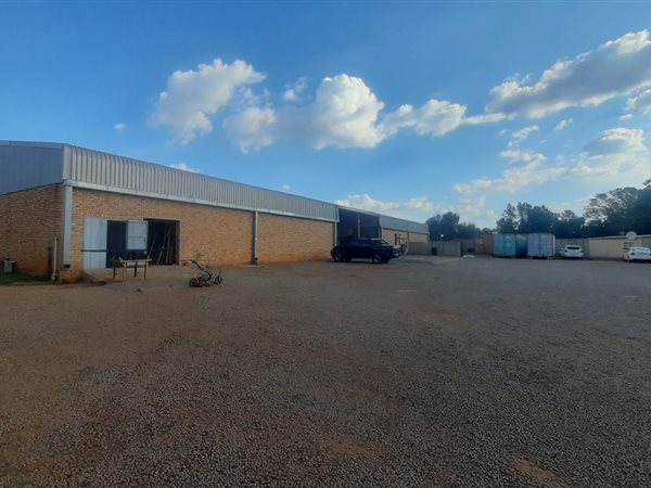 1850  m² Commercial space in Pomona