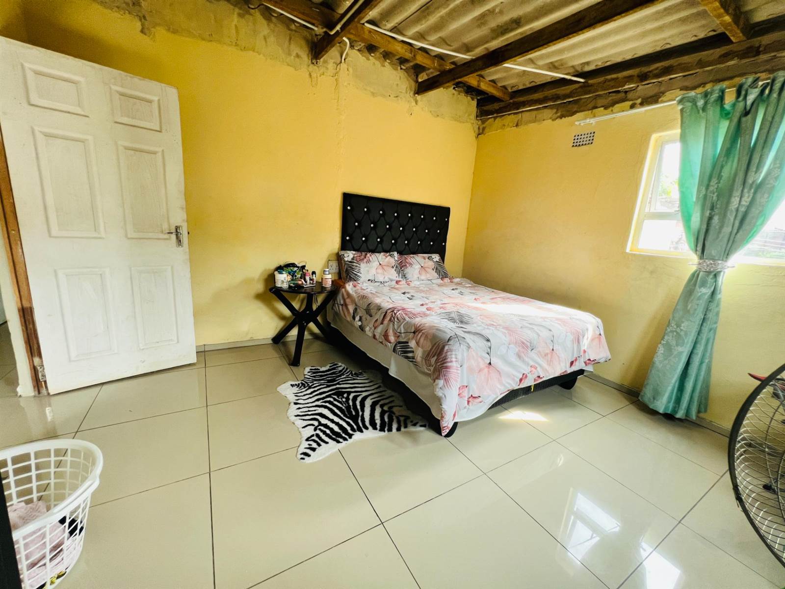 4 Bed House in KwaMashu photo number 16