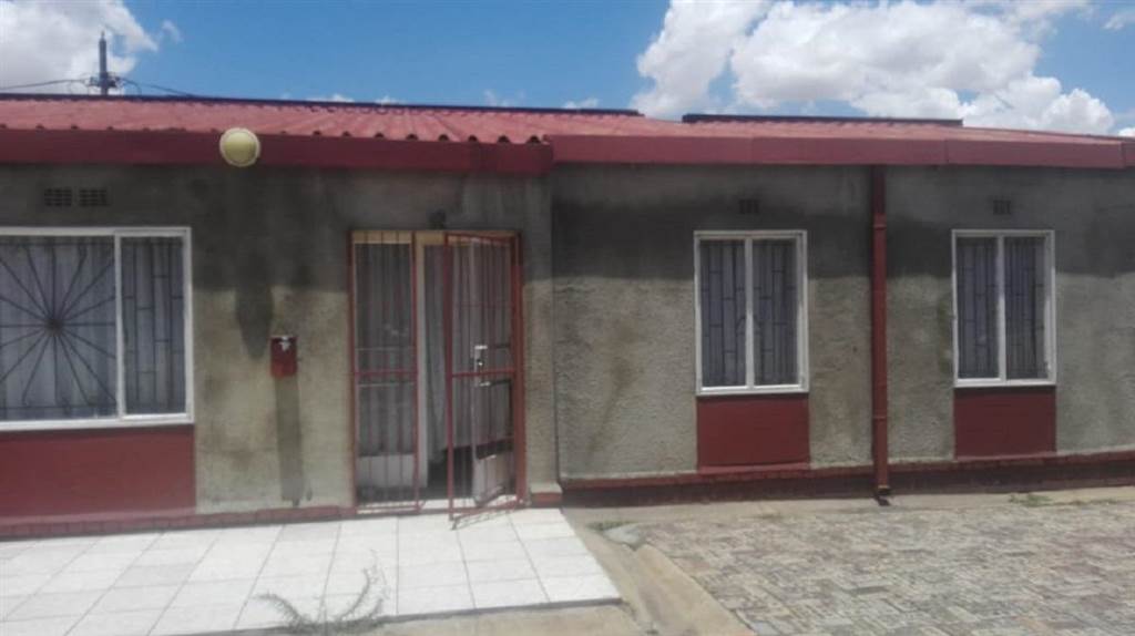 2 Bed House in Sasolburg photo number 6