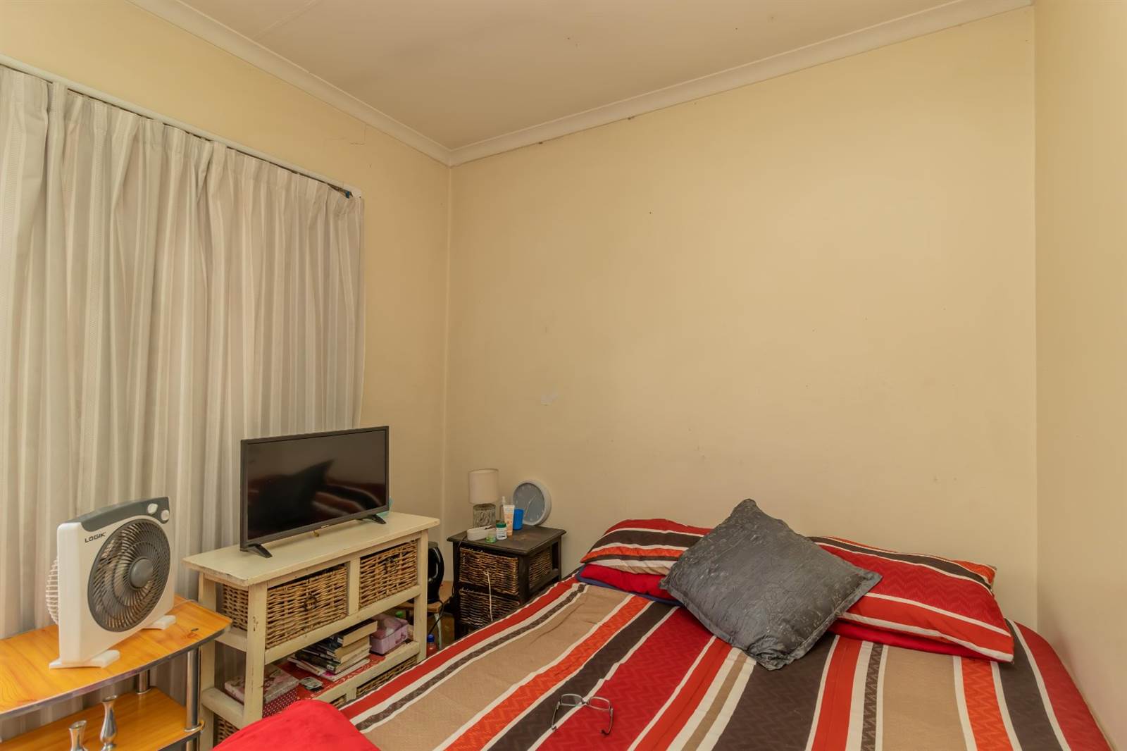 3 Bed Apartment in Pollak Park photo number 18