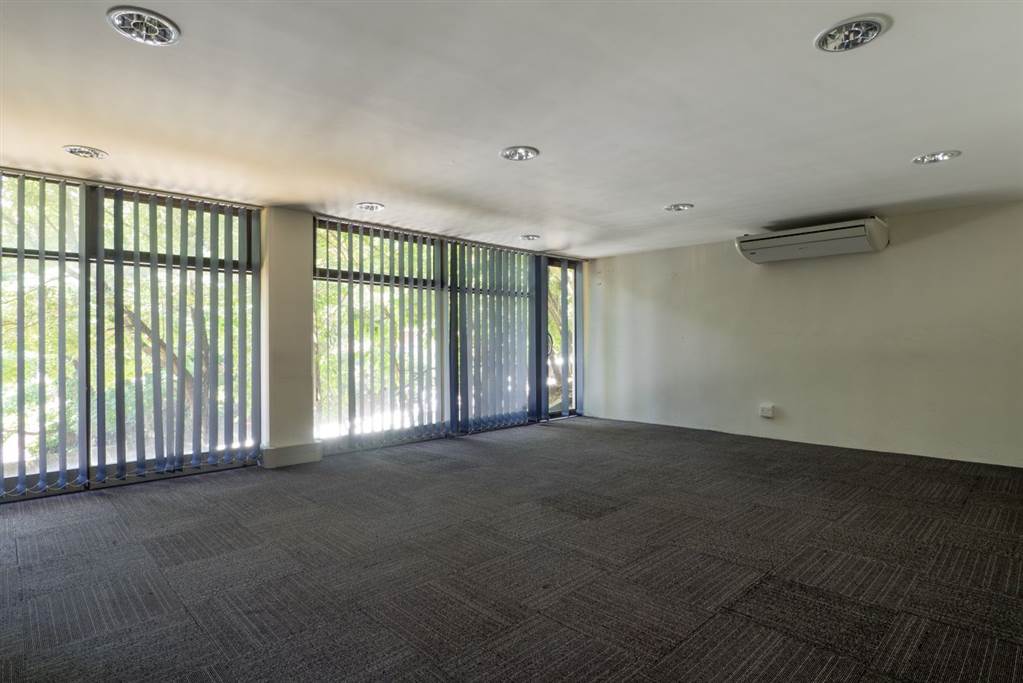 90  m² Commercial space in Westville photo number 3