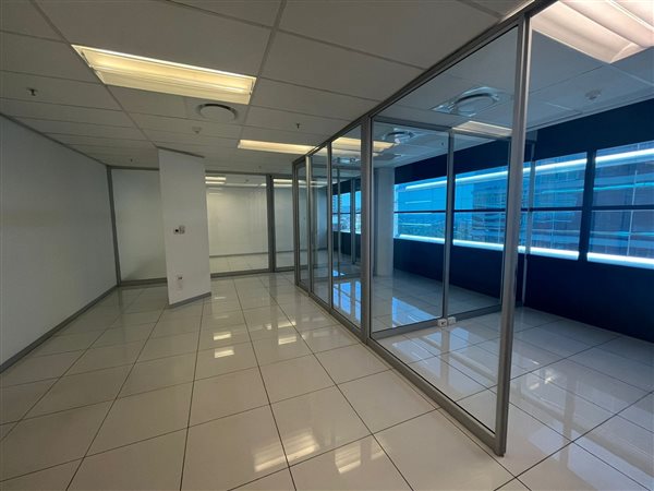 110  m² Commercial space