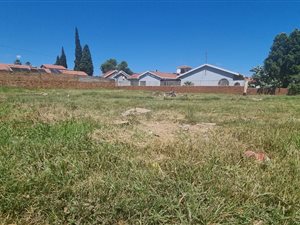 600 m² Land available in Lenasia South
